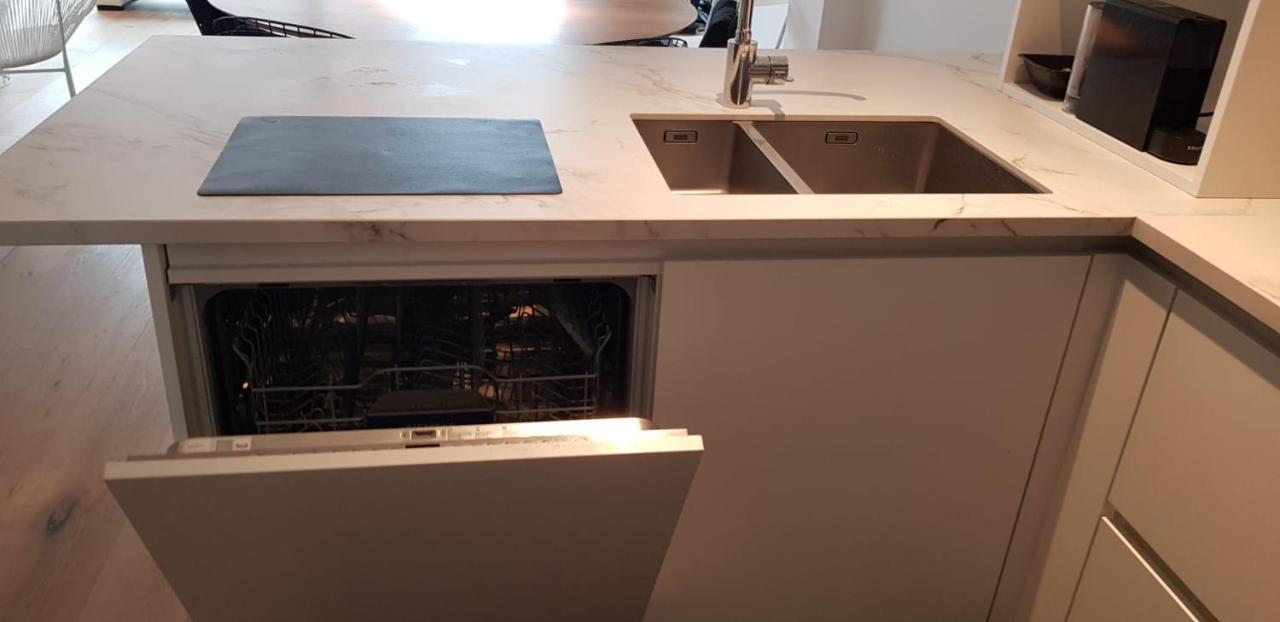 Nieuwbouwappartement Lippenslaan Met 2 Slaapkamers - Wifi - 6 Personen * Knokke-Heist